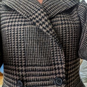 Harve by Harve Benard wool military style. Houndstooth trench coat Size 10